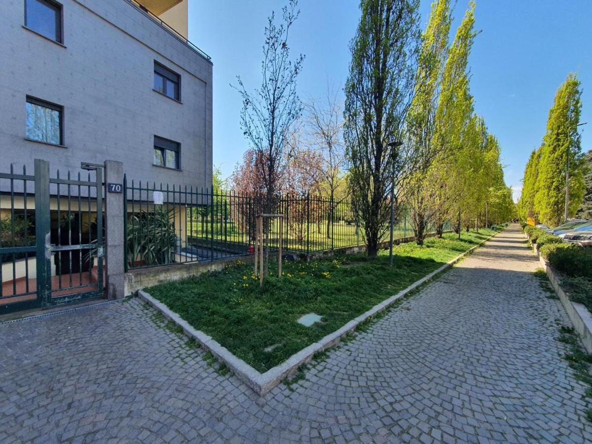 Porta Romana Gold Suite Милано Екстериор снимка
