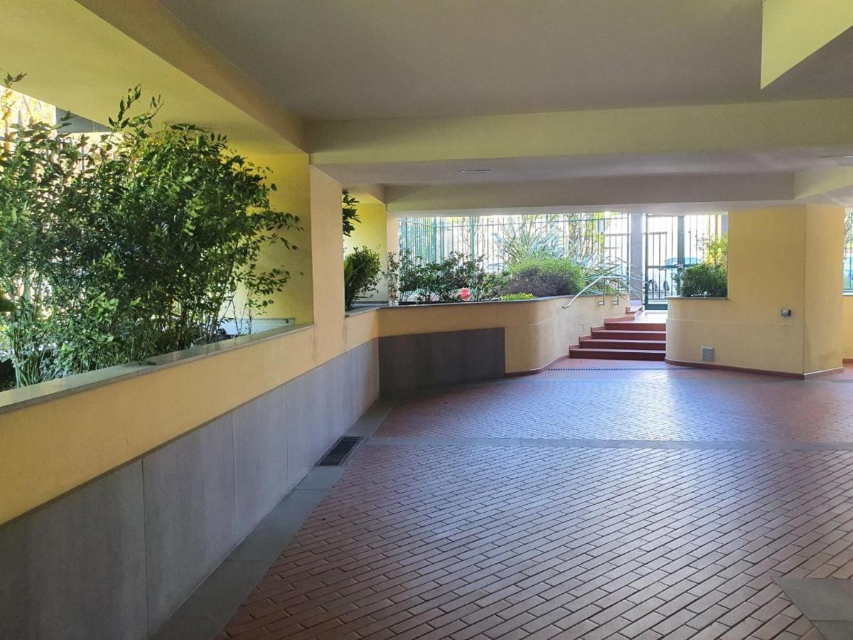 Porta Romana Gold Suite Милано Екстериор снимка