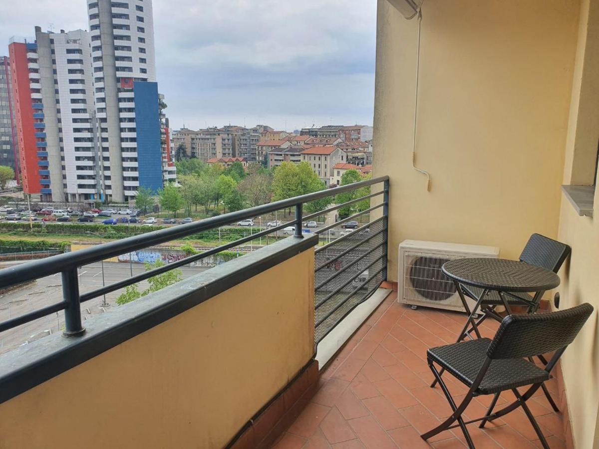 Porta Romana Gold Suite Милано Екстериор снимка